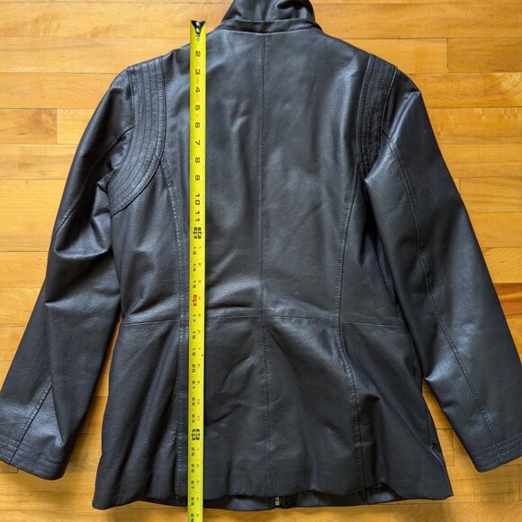 Danier Leather Ladies Small Jacket - Picture 3 of 10